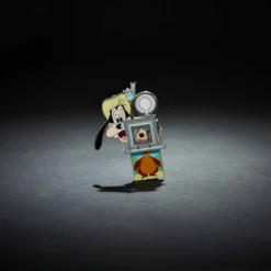 Goofy And Humphrey Bear Pin, Hold That Pose - Disney100 Limited Release -Magical Ears Collectibles Shop 466044000756 2